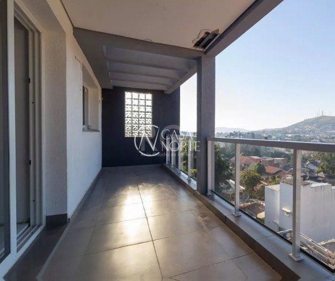 Casa à venda com 5 quartos, 377m², 2 suítes, 3 vagas, Rua Antônio Divan no bairro Teresópolis em Porto Alegre