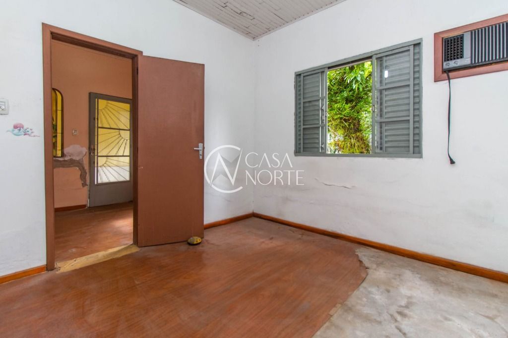 Casa à venda com 3 quartos, 74m², 1 vaga, Rua Irene Capponi Santiago no bairro Cristo Redentor em Porto Alegre