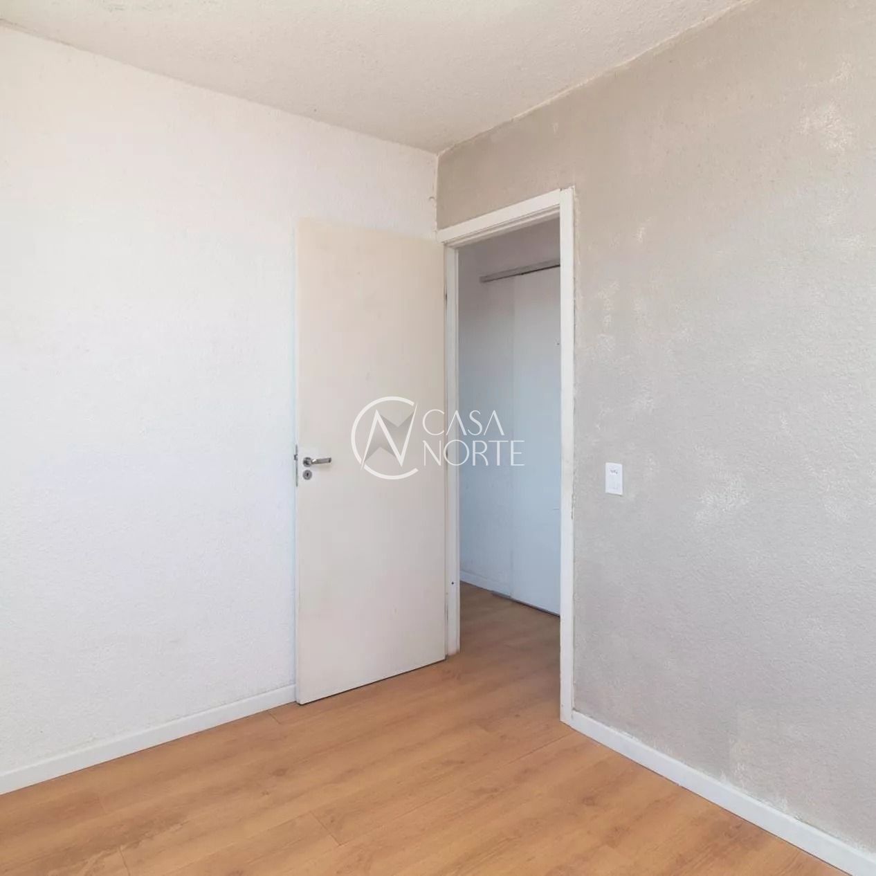 Apartamento à venda com 2 quartos, 53m², 1 vaga, Avenida Edgar Pires de Castro no bairro Hípica em Porto Alegre