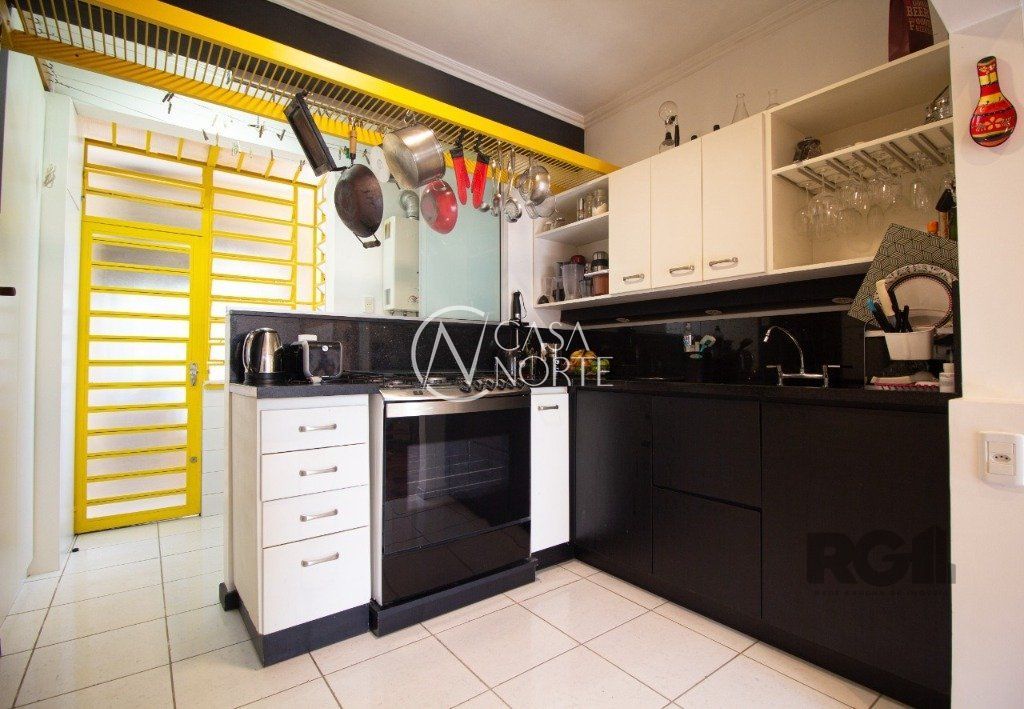 Apartamento à venda com 3 quartos, 81m², 1 suíte, 3 vagas, Rua Barão do Amazonas no bairro Petrópolis em Porto Alegre