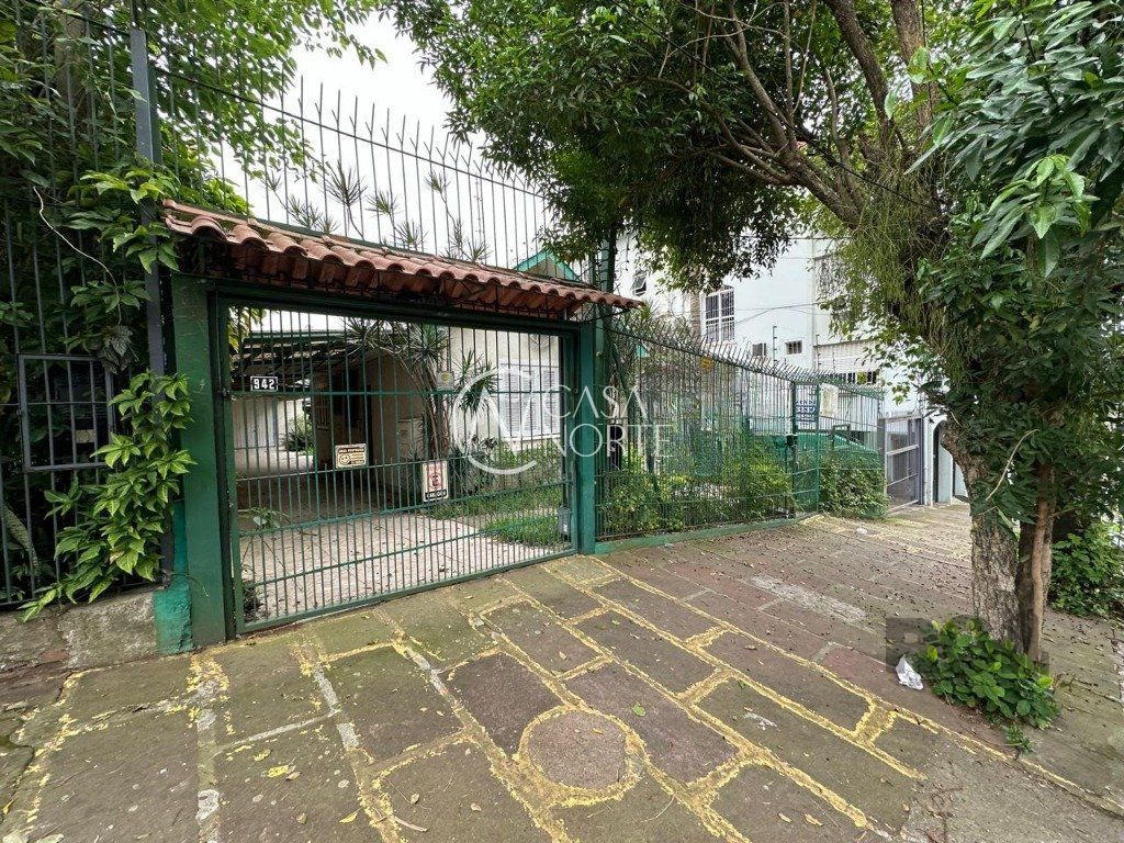 Casa à venda com 3 quartos, 230m², 2 vagas, Rua São Mateus no bairro Bom Jesus em Porto Alegre