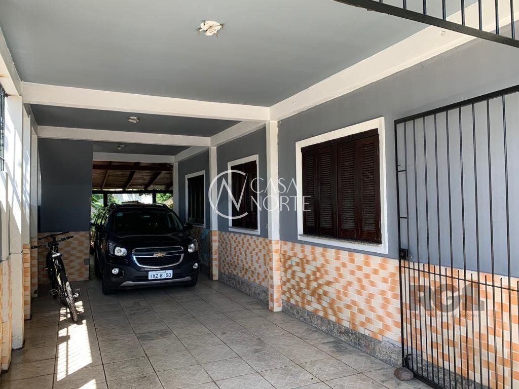 Sobrado à venda com 7 quartos, 200m², 2 suítes, 4 vagas, Rua Rodrigues Moreira no bairro Sarandi em Porto Alegre