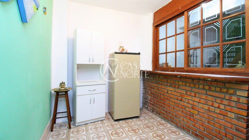 Casa Comercial à venda , 330m², Avenida Assis Brasil no bairro Passo da Areia em Porto Alegre