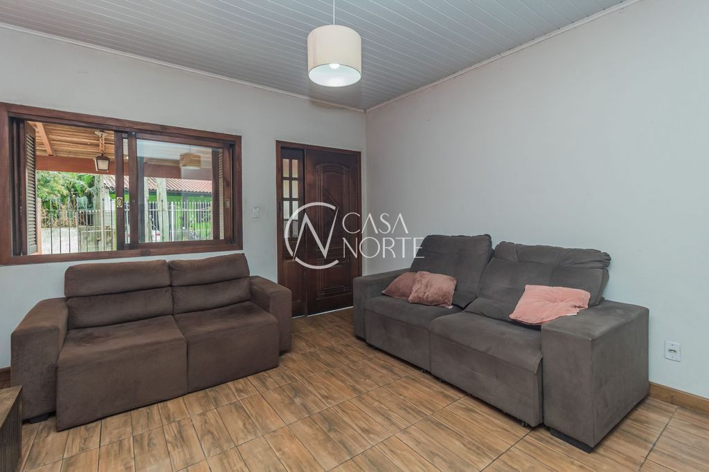 Casa à venda com 3 quartos, 182m², 1 suíte, 2 vagas, Rua Albertina Paz no bairro Restinga em Porto Alegre