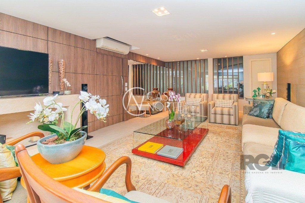 Casa à venda com 4 quartos, 351m², 3 suítes, 3 vagas, Rua Tomaz Edison no bairro Santo Antônio em Porto Alegre