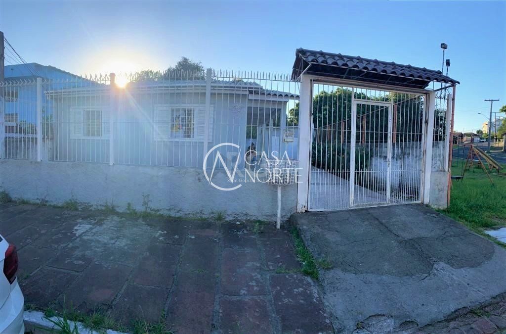 Casa à venda com 3 quartos, 175m², 3 vagas, Rua Padre Leo Seibel no bairro Passo das Pedras em Porto Alegre