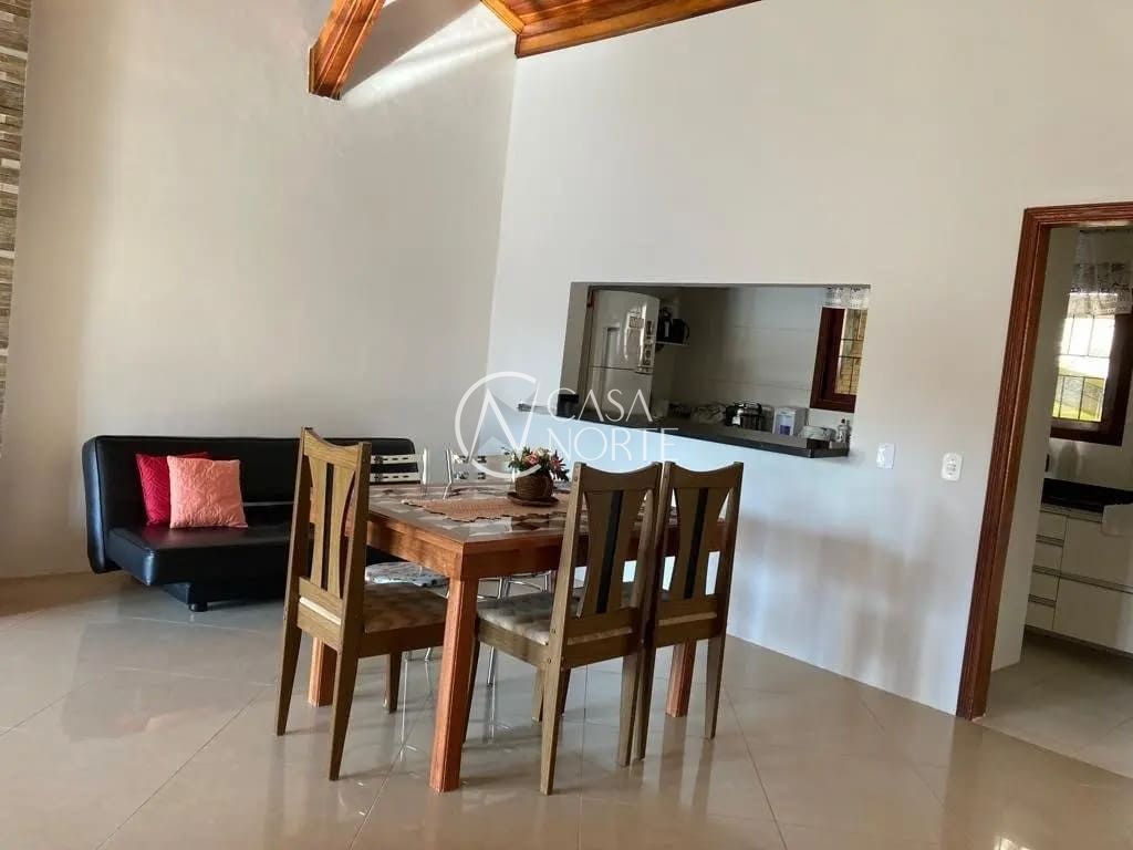 Casa à venda com 3 quartos, 180m², 1 suíte, 3 vagas, Rua Henrique Fraeb no bairro Partenon em Porto Alegre