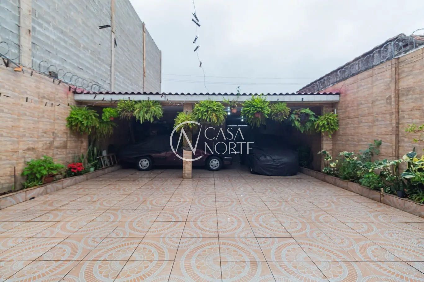 Casa à venda com 2 quartos, 181m², 1 suíte, 2 vagas, Rua Martim Ferreira de Carvalho no bairro Sarandi em Porto Alegre