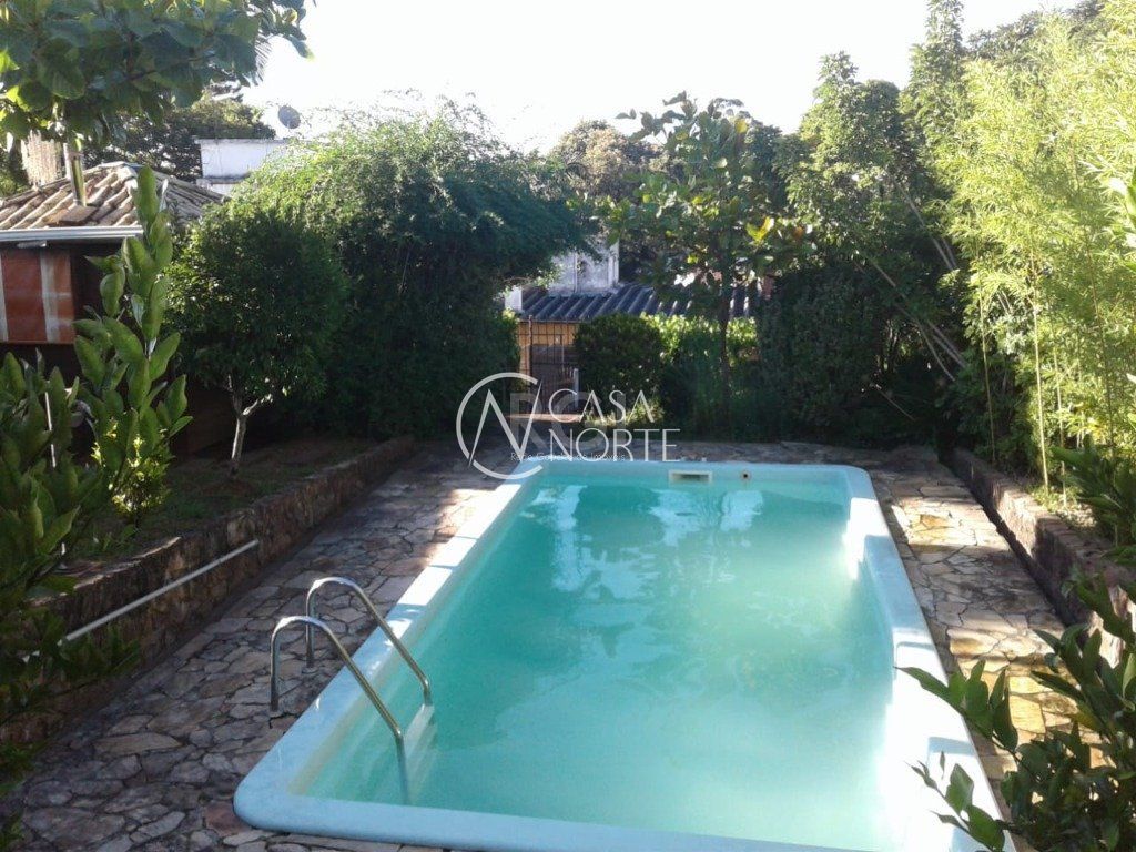 Casa à venda com 4 quartos, 311m², 2 suítes, 4 vagas, Rua Intendente Alfredo Azevedo no bairro Glória em Porto Alegre