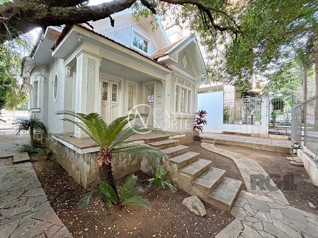 Casa à venda com 2 quartos, 187m², 20 vagas, Rua Felipe de Oliveira no bairro Petrópolis em Porto Alegre