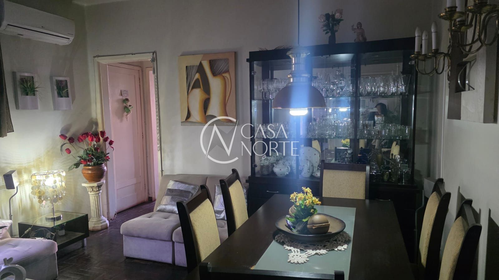 Apartamento à venda com 2 quartos, 60m², Avenida Getúlio Vargas no bairro Menino Deus em Porto Alegre