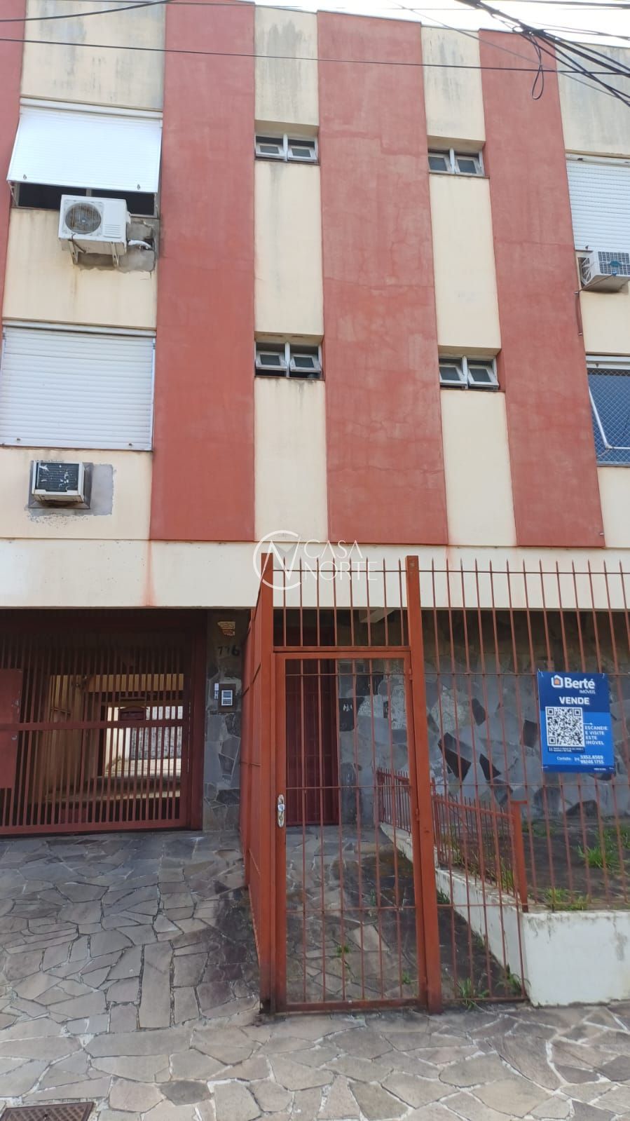Apartamento à venda com 1 quarto, 40m², 1 vaga, Rua Teixeira de Freitas no bairro Santo Antônio em Porto Alegre