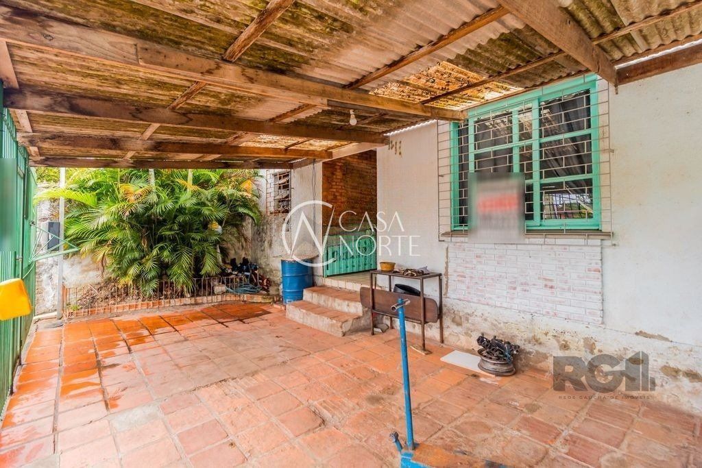 Casa à venda com 2 quartos, 151m², 1 suíte, Rua Guadalajara no bairro Jardim Sabará em Porto Alegre