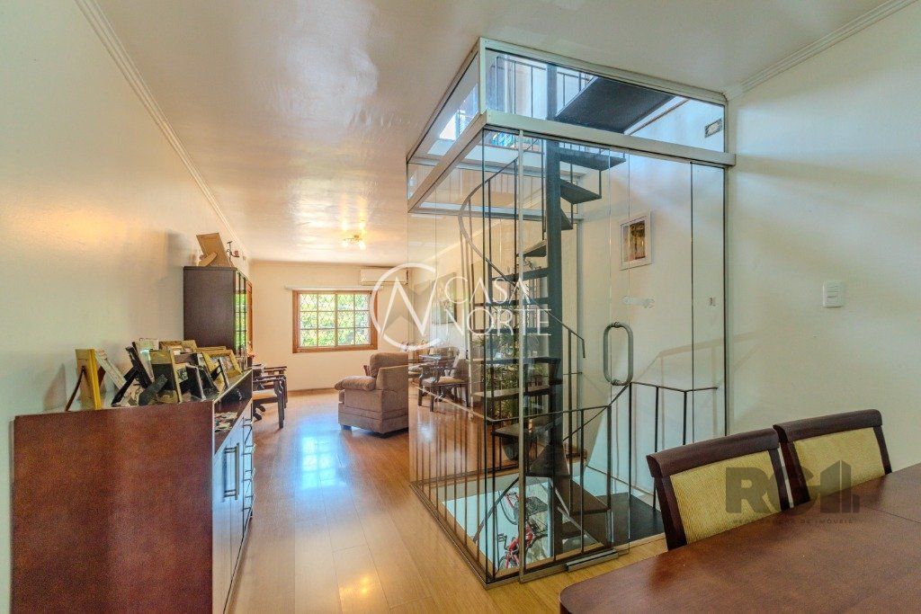 Casa à venda com 3 quartos, 253m², 3 suítes, 4 vagas, Avenida Cruz Alta no bairro Nonoai em Porto Alegre