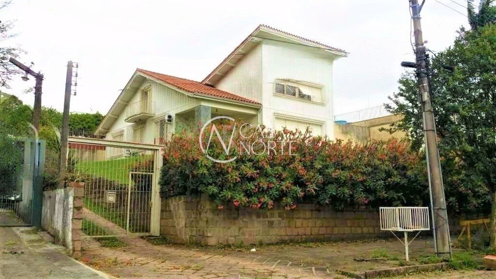 Casa à venda com 3 quartos, 583m², 4 vagas, Rua Felipe Becker no bairro Três Figueiras em Porto Alegre