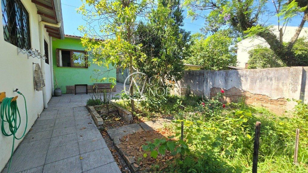 Casa à venda com 3 quartos, 161m², 4 vagas, Estrada Francisca de Oliveira Vieira no bairro Belém Novo em Porto Alegre