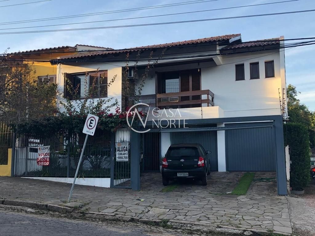 Casa à venda com 3 quartos, 308m², 3 suítes, 3 vagas, Rua Professor Abílio Azambuja no bairro Jardim do Salso em Porto Alegre