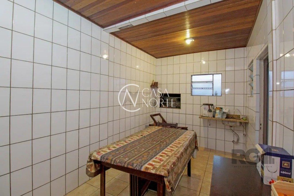 Casa à venda com 4 quartos, 125m², Rua Felipe Camarão no bairro Rio Branco em Porto Alegre