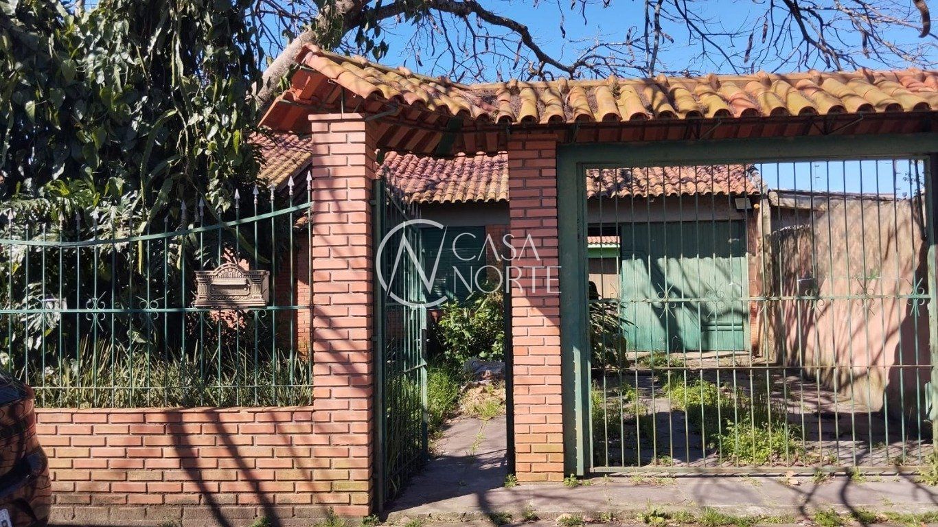 Casa à venda com 3 quartos, 257m², 1 suíte, 3 vagas, Avenida Orleaes no bairro Guarujá em Porto Alegre