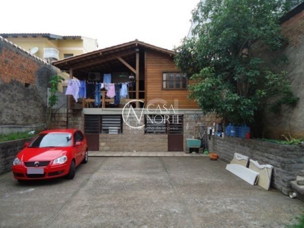 Casa à venda com 3 quartos, 110m², 1 suíte, 3 vagas, Travessa Fortaleza no bairro Nonoai em Porto Alegre