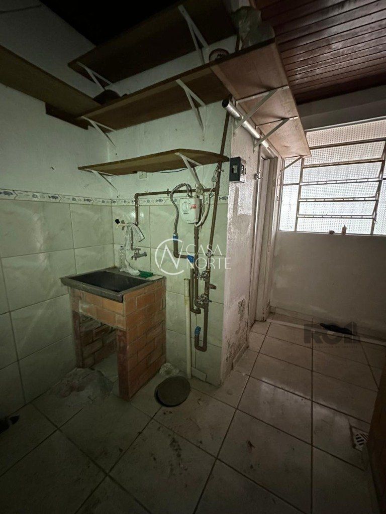 Casa à venda com 3 quartos, 230m², 2 vagas, Rua São Mateus no bairro Bom Jesus em Porto Alegre