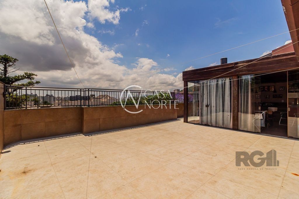Cobertura à venda com 3 quartos, 251m², 1 suíte, 2 vagas, Travessa Marechal Bormann no bairro Teresópolis em Porto Alegre