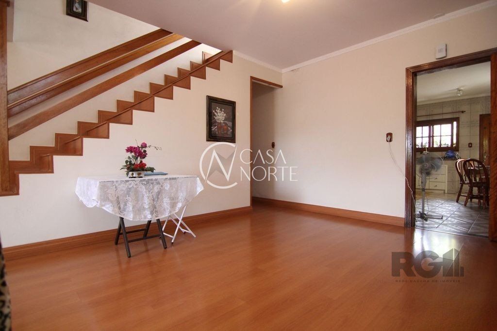 Casa à venda com 2 quartos, 84m², 2 suítes, 1 vaga, Rua Barão do Amazonas no bairro Partenon em Porto Alegre