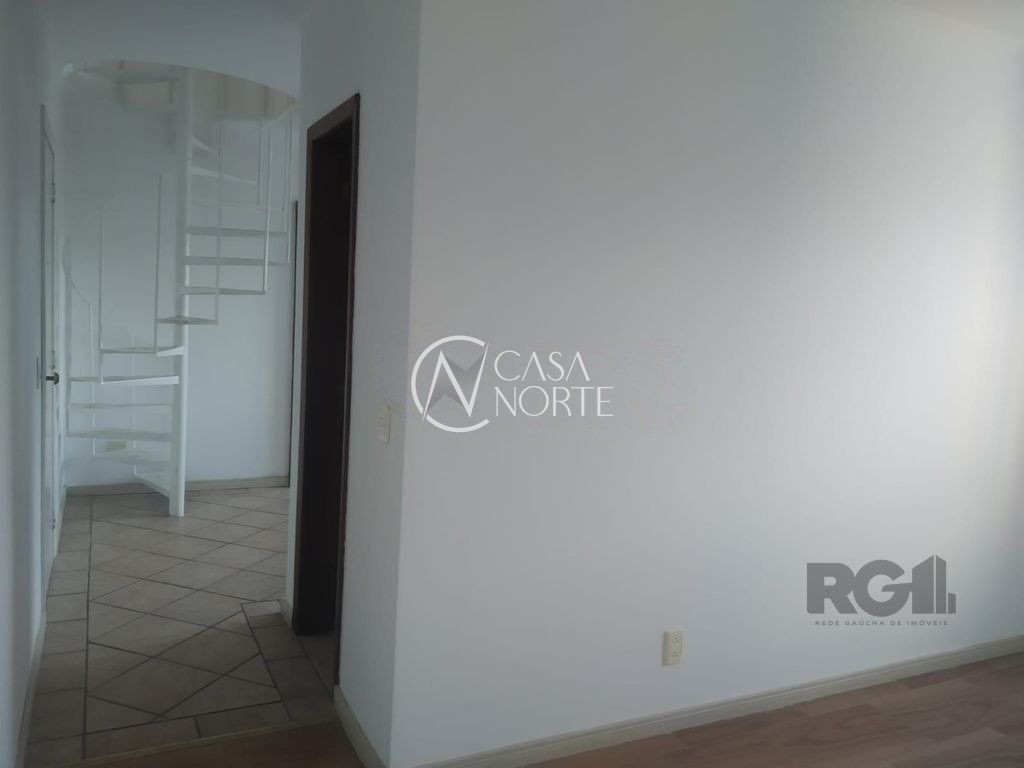 Duplex à venda com 2 quartos, 90m², 1 suíte, 2 vagas, Rua Alianca no bairro Jardim Lindóia em Porto Alegre