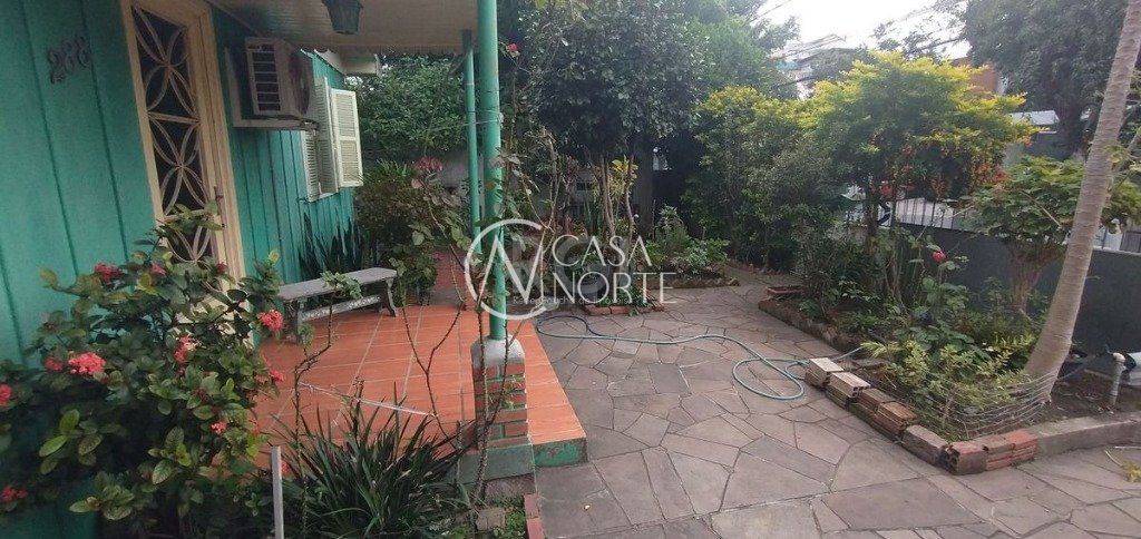 Terreno à venda  com 440m², Rua Guilherme Alves no bairro Partenon em Porto Alegre