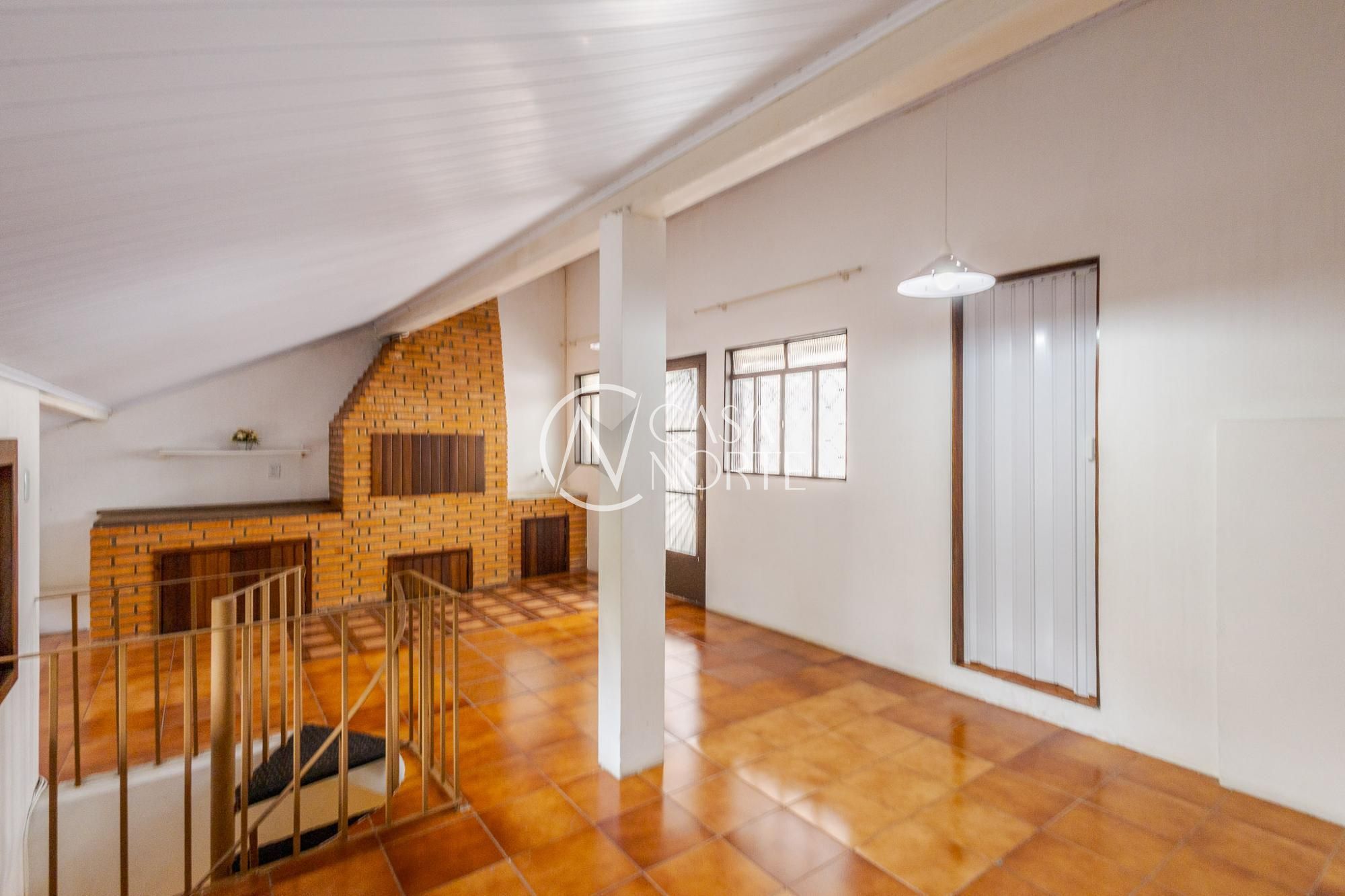 Casa à venda com 4 quartos, 210m², 2 vagas, Avenida Ijui no bairro Petrópolis em Porto Alegre