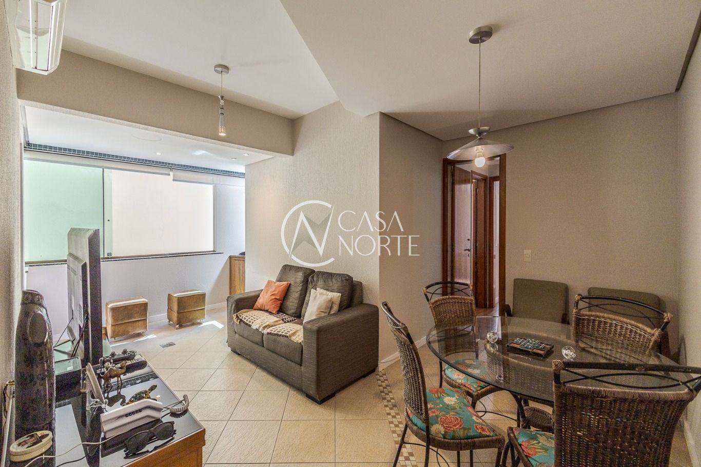 Apartamento à venda com 2 quartos, 67m², 1 suíte, 1 vaga, Rua Felipe de Oliveira no bairro Petrópolis em Porto Alegre