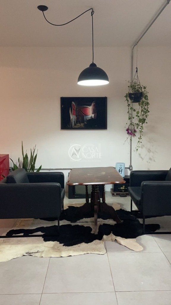 Casa à venda com 3 quartos, 260m², 2 suítes, 2 vagas, Travessa Fortaleza no bairro Nonoai em Porto Alegre