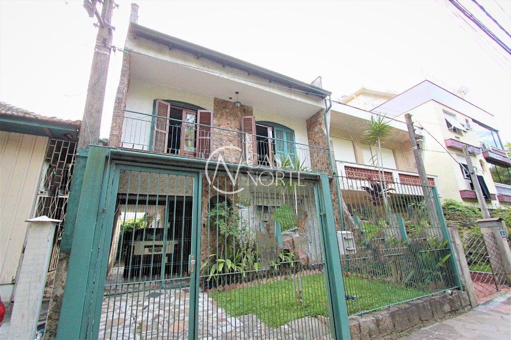 Casa à venda com 3 quartos, 187m², 1 suíte, 2 vagas, Avenida Carneiro da Fontoura no bairro Jardim São Pedro em Porto Alegre