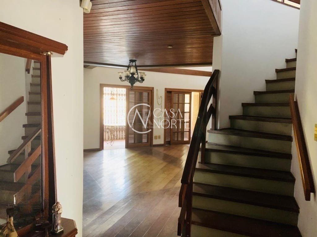 Casa à venda com 3 quartos, 333m², 1 suíte, 2 vagas, Rua Otavio Faria no bairro Teresópolis em Porto Alegre