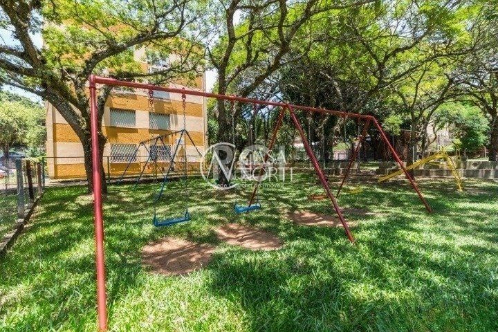 Apartamento à venda com 3 quartos, 66m², 1 vaga, Rua Carlos Ferreira no bairro Teresópolis em Porto Alegre