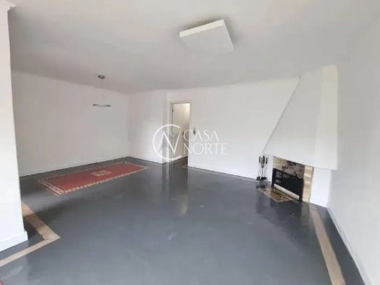 Casa à venda com 3 quartos, 120m², 5 vagas, Avenida Guaíba no bairro Guarujá em Porto Alegre