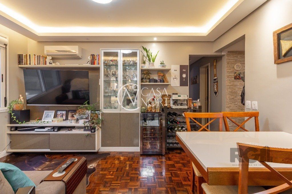 Apartamento à venda com 2 quartos, 60m², 1 vaga, Rua Barao de Teffe no bairro Menino Deus em Porto Alegre