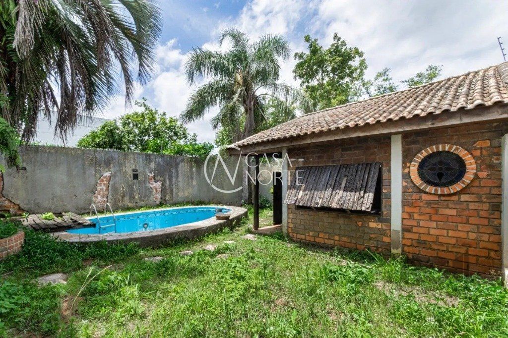 Casa à venda com 3 quartos, 286m², 2 vagas, Avenida Manoel Elias no bairro Jardim Leopoldina em Porto Alegre