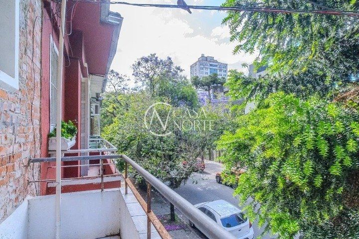 Casa à venda com 3 quartos, 130m², 1 suíte, Rua Visconde do Herval no bairro Menino Deus em Porto Alegre
