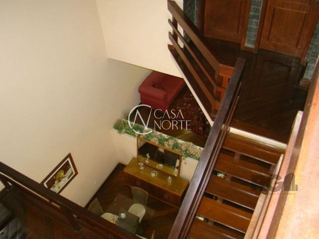 Casa à venda com 4 quartos, 370m², 2 suítes, 4 vagas, Rua Geminiano Candiota Xavier no bairro Espírito Santo em Porto Alegre