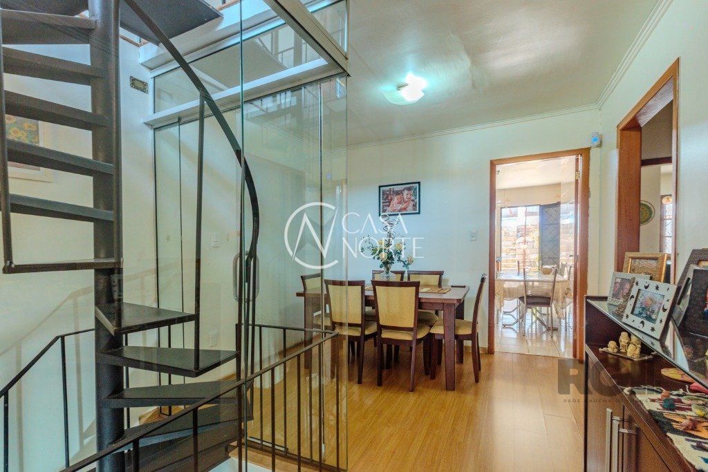 Casa à venda com 3 quartos, 253m², 3 suítes, 4 vagas, Avenida Cruz Alta no bairro Nonoai em Porto Alegre