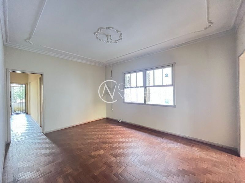 Casa à venda com 4 quartos, 152m², 4 vagas, Rua Coronel Paulino Teixeira no bairro Rio Branco em Porto Alegre