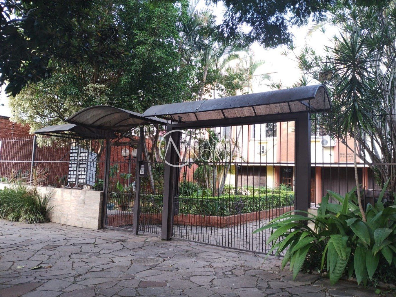 Apartamento Garden à venda com 1 quarto, 39m², Rua Chile no bairro Jardim Botânico em Porto Alegre