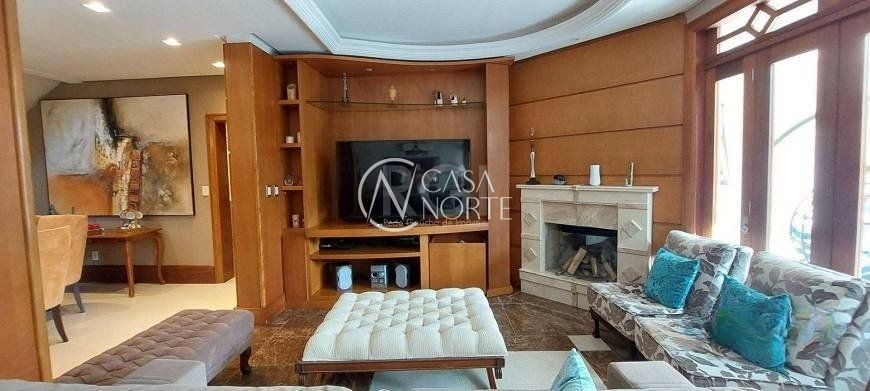 Casa à venda com 4 quartos, 386m², 3 suítes, 4 vagas, Rua José Kanan Aranha no bairro Jardim Isabel em Porto Alegre