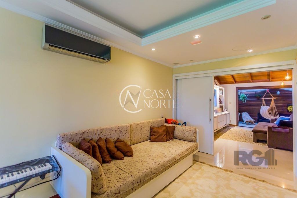 Casa de Condomínio à venda com 3 quartos, 155m², 1 suíte, 4 vagas, Avenida da Serraria no bairro Espírito Santo em Porto Alegre