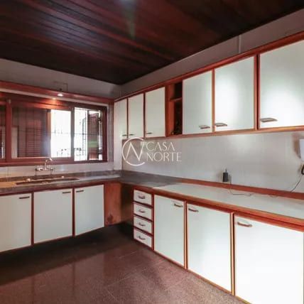 Casa à venda com 4 quartos, 369m², 1 suíte, 2 vagas, Avenida Fábio Araújo Santos no bairro Nonoai em Porto Alegre