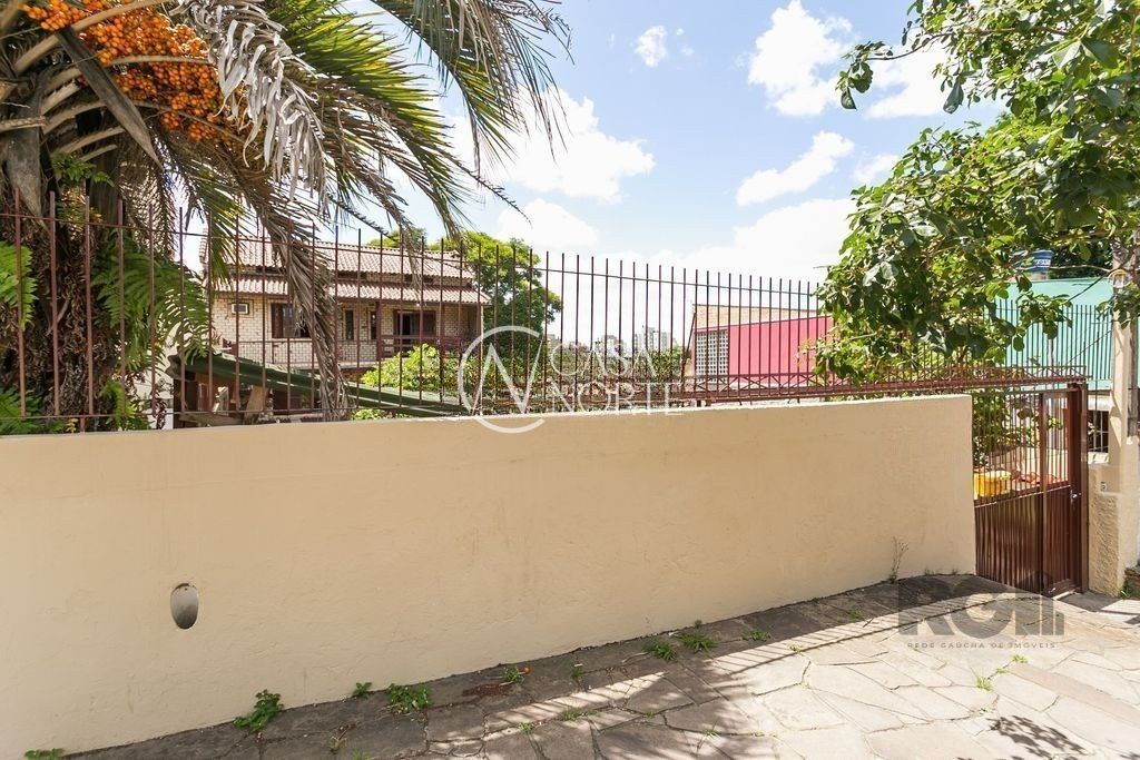 Casa à venda com 5 quartos, 415m², 1 suíte, 4 vagas, Rua Ursa Maior no bairro Cristal em Porto Alegre
