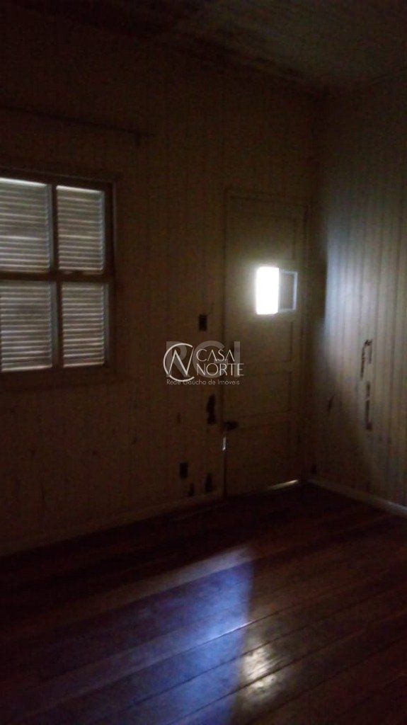 Casa à venda com 3 quartos, 144m², Rua Silverio Souto no bairro Teresópolis em Porto Alegre