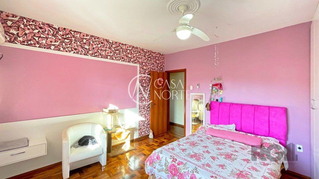 Casa à venda com 4 quartos, 206m², 1 suíte, 4 vagas, Rua Professor Demophilo Xavier no bairro Glória em Porto Alegre