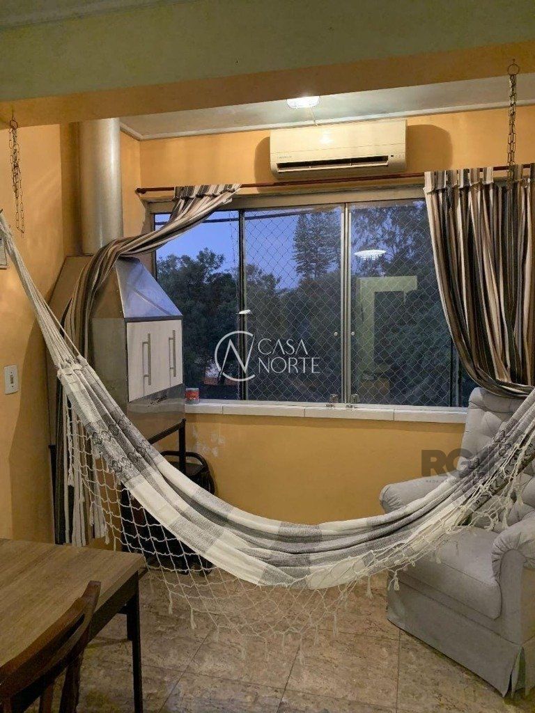 Apartamento à venda com 2 quartos, 70m², 1 suíte, Travessa Escobar no bairro Camaquã em Porto Alegre